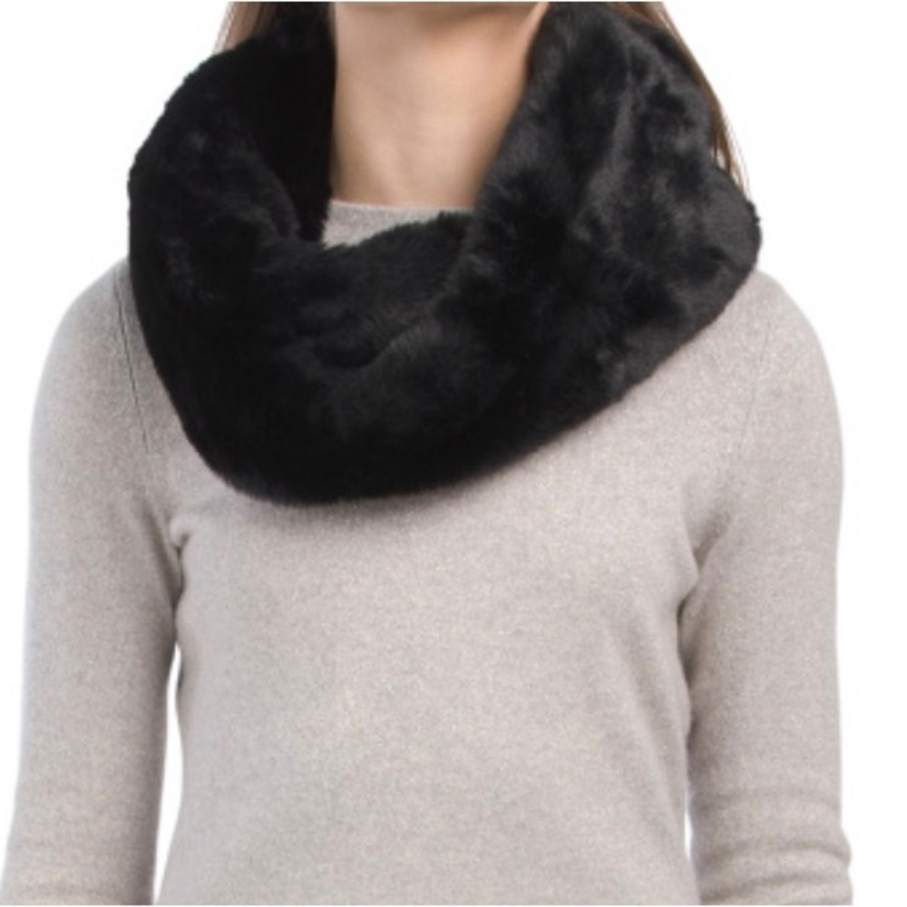NWT ASPEN Faux Fur Snood